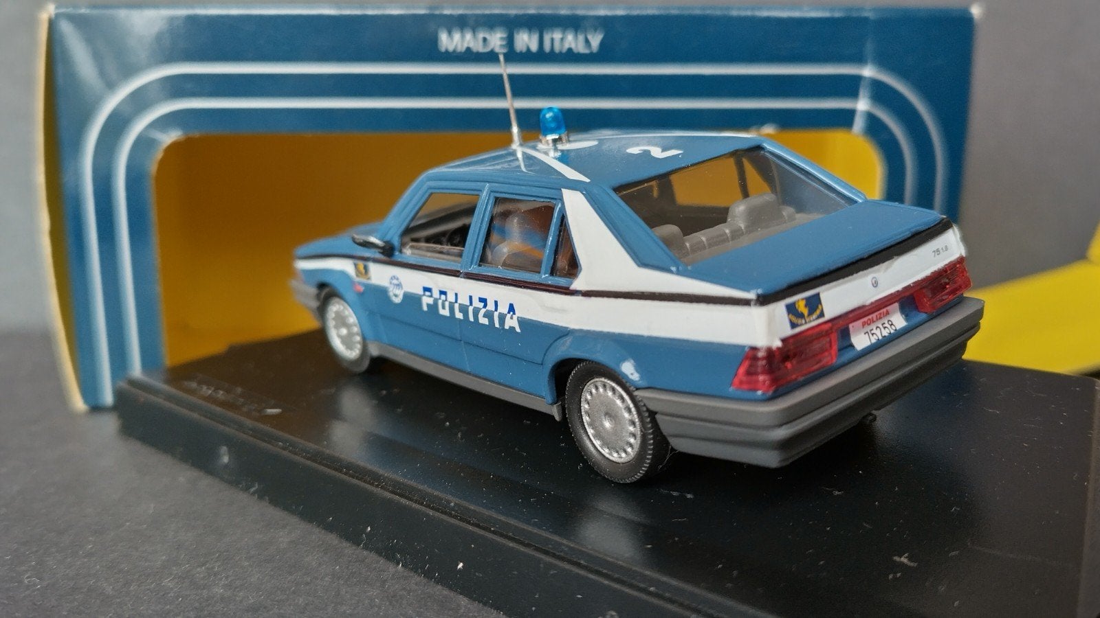 Alfa Romeo 75 1600 Polizia 1:43 Progetto K Pol, Hobby en Vrije tijd, Overige merken, Auto, Verzenden, .