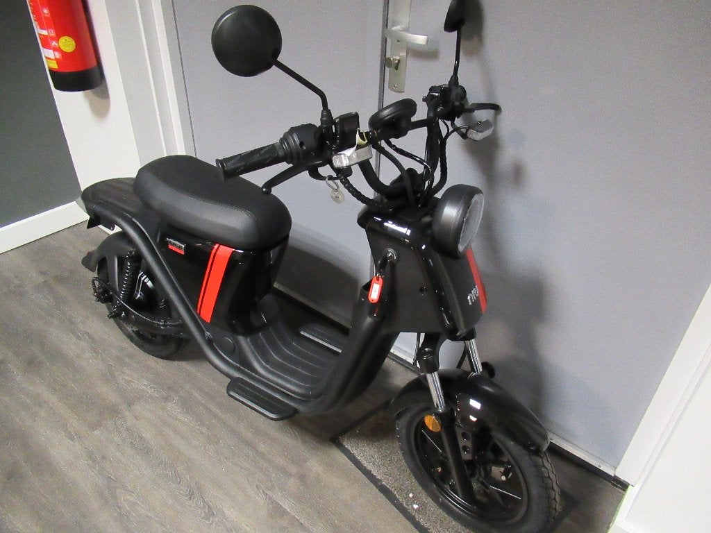 Niu UQI Pro 25km/h zwart nieuw, Nl, Niu, Info@vanesch-tweewielers.nl, Elektrisch