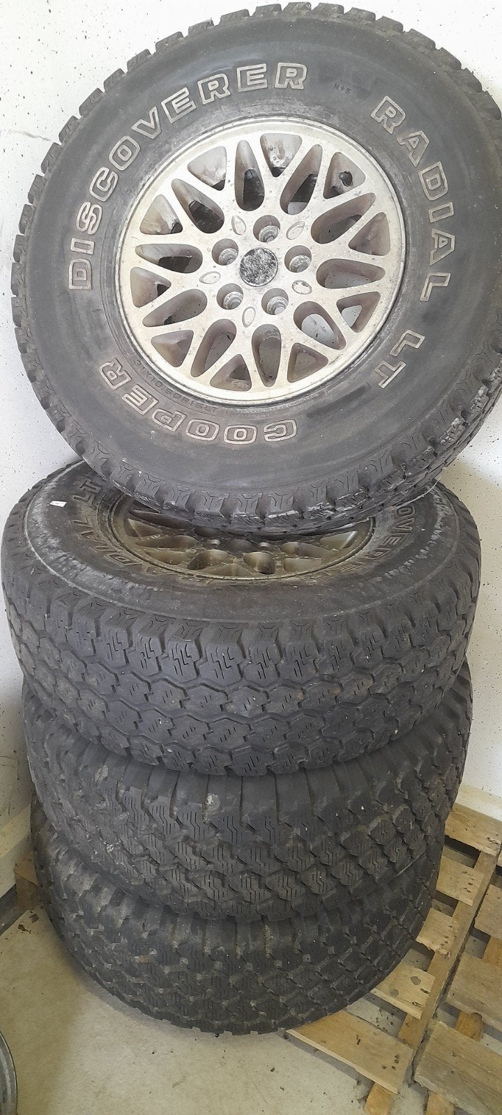 set van 4 velgen + banden o.a voor Jeep Cherokee + 4 velgen, Auto-onderdelen, Banden en Velgen, Ophalen, Gebruikt, All Season