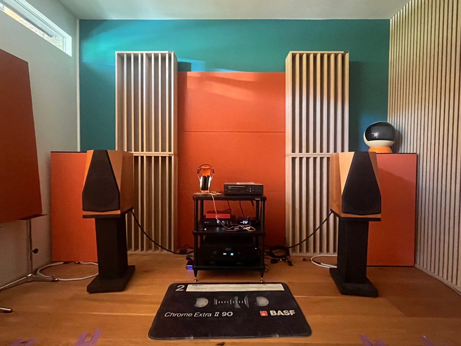 New Audio Frontiers Reference Two. High End Monitors., Audio, Tv en Foto, Luidsprekers, Zo goed als nieuw, Front, Rear of Stereo speakers