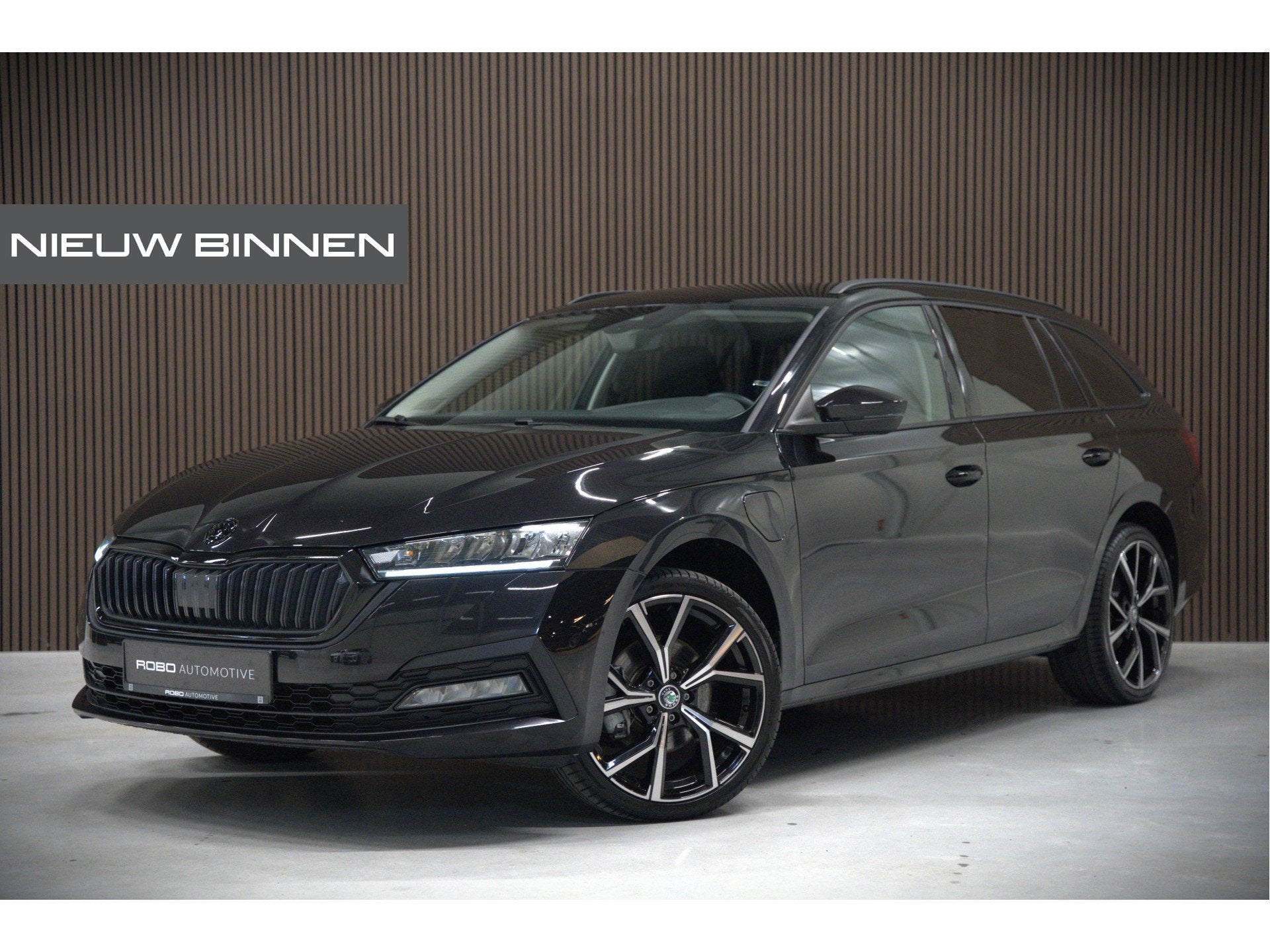 Skoda Octavia Combi 1.4 TSI iV PHEV Business Edition | Stuur, Auto's, Dealer onderhouden, Stof, Gebruikt, 4 cilinders