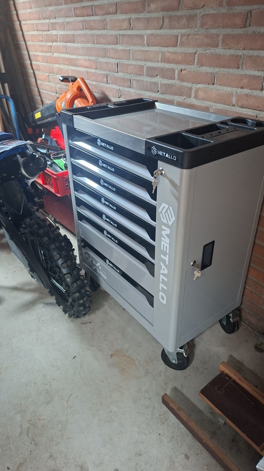 Metallo Gereedschapswagen met uitgebreide set gereedschap, Doe-het-zelf en Verbouw, Ophalen of Verzenden, Zo goed als nieuw, Gereedschapsopslag