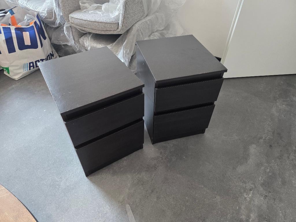Twee Malm nachtkastjes van Ikea, Ophalen, Minder dan 45 cm, 55 tot 70 cm, Zo goed als nieuw