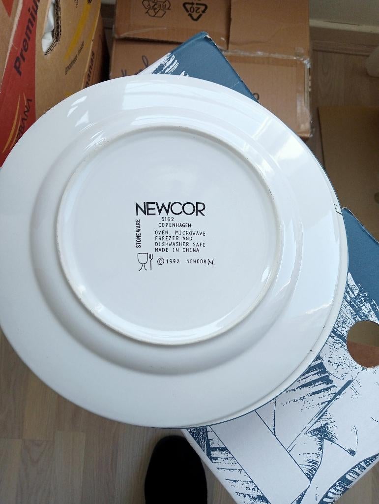 Newcor servies, Ophalen, Zo goed als nieuw, Bord(en), Overige stijlen