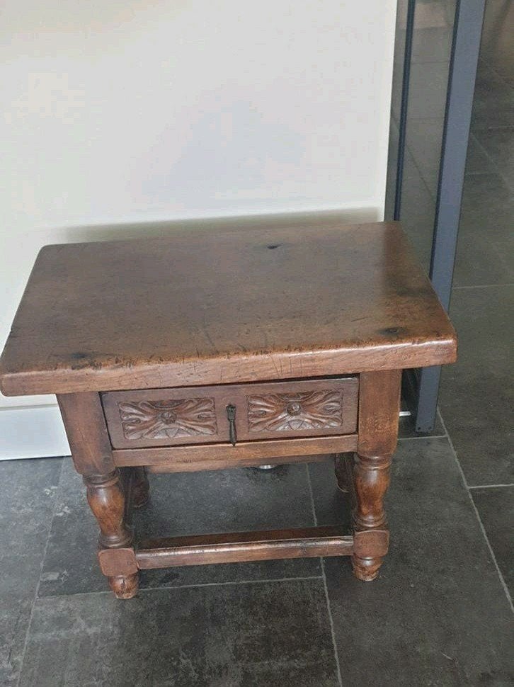 Spaanse bijzettafel eiken, houtsnijwerk, Antiek en Kunst, Ophalen