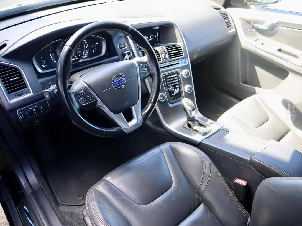 Volvo XC60 2.4 D5 AWD Summum 5 cilinder 215pk, Automaat, Bi-Xenon koplampen, Gebruikt, 197 €/maand