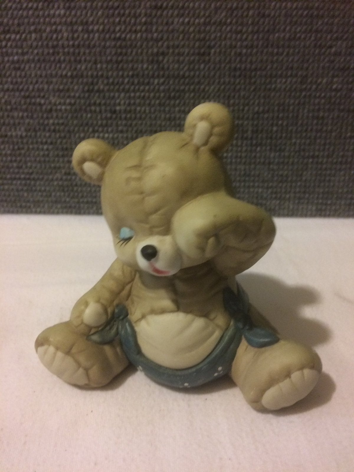 Beeldje beertje, Verzamelen, Beren en Cherished Teddies, Ophalen of Verzenden, Zo goed als nieuw, Stoffen beer, Overige merken