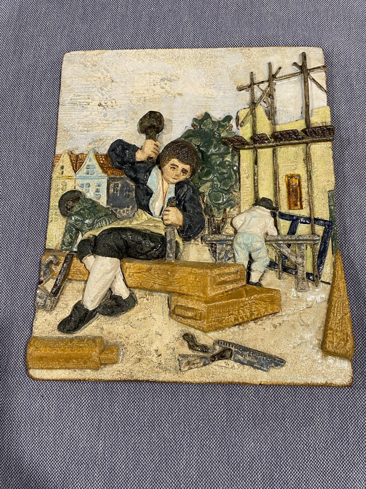 Vintage Reliëf Plaquette: Ambachtelijke Bouwers, Ophalen of Verzenden