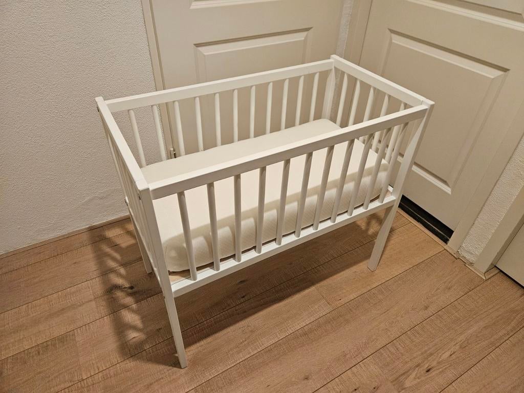 Wieg met heel goed matras 40x80 cm, Kinderen en Baby's, Babywiegjes en Ledikanten, Ophalen, Zo goed als nieuw, Wieg