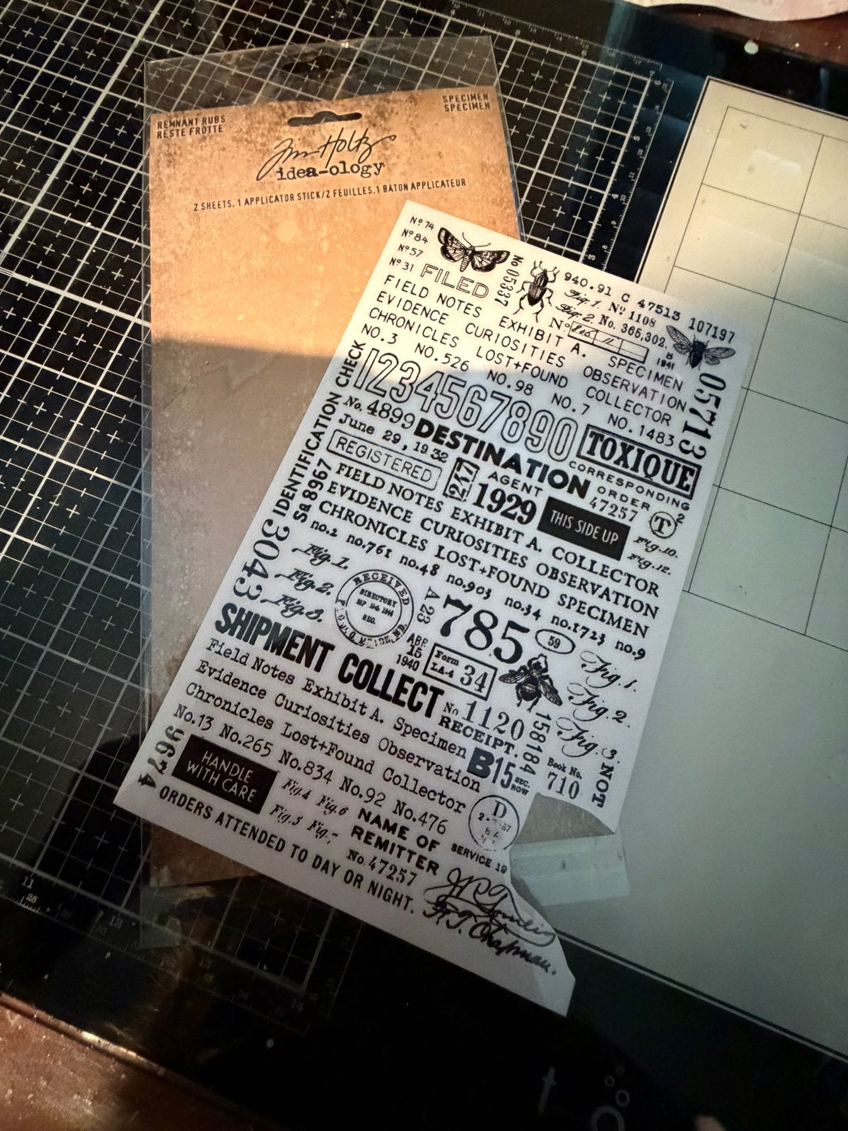 1 sheet rub on tim holtz, Hobby en Vrije tijd, Ophalen of Verzenden, Zo goed als nieuw, Frame of Mal