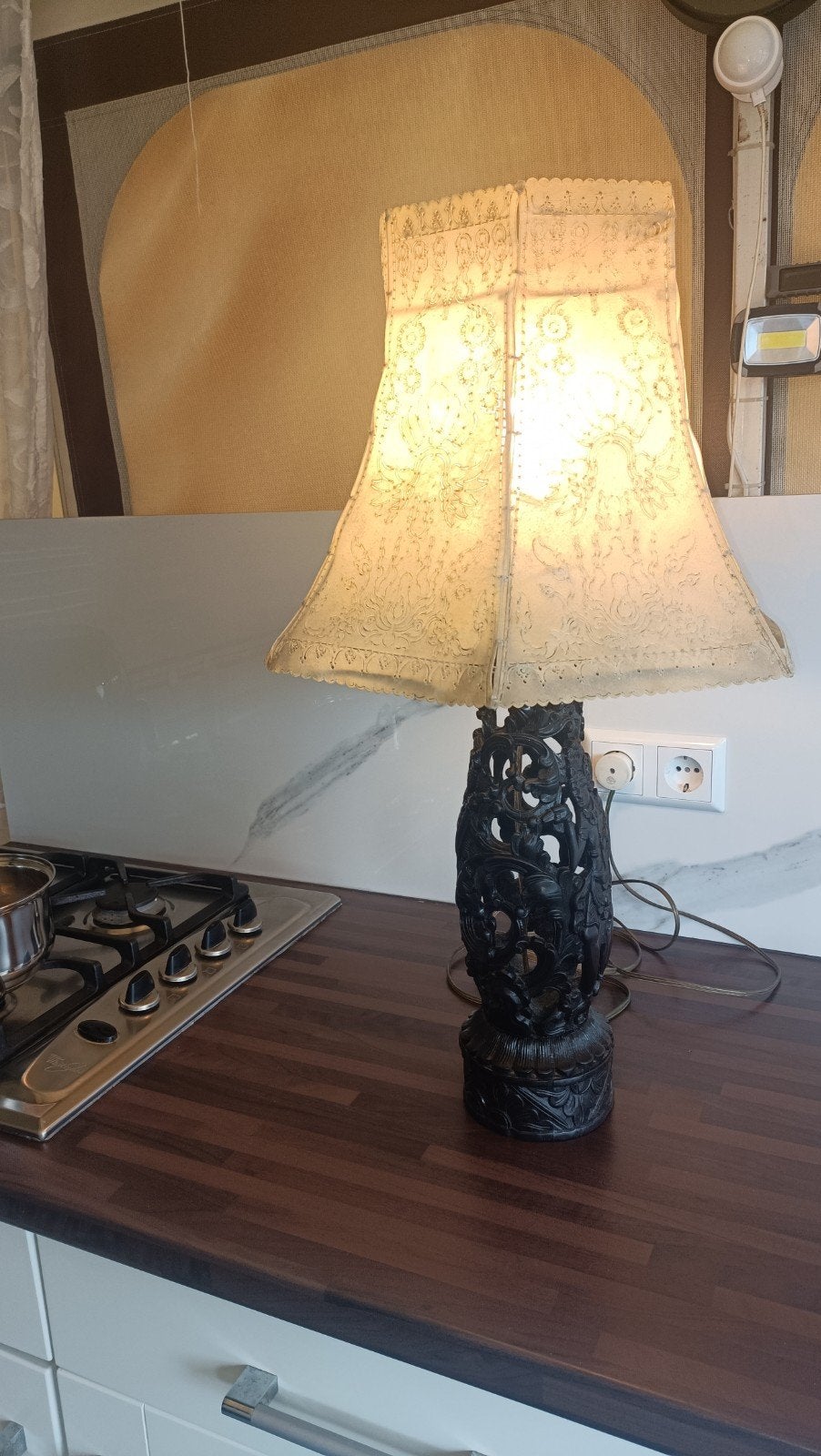Antieke Indonesische Ebbenhouten Handgesneden Lamp., Ophalen of Verzenden