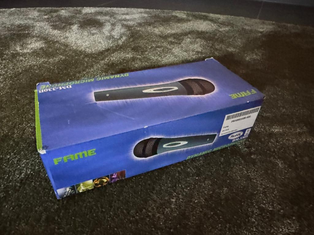 Fame DM-330B Dynamische Microfoon met Kabel, Ophalen, Zo goed als nieuw, Zangmicrofoon