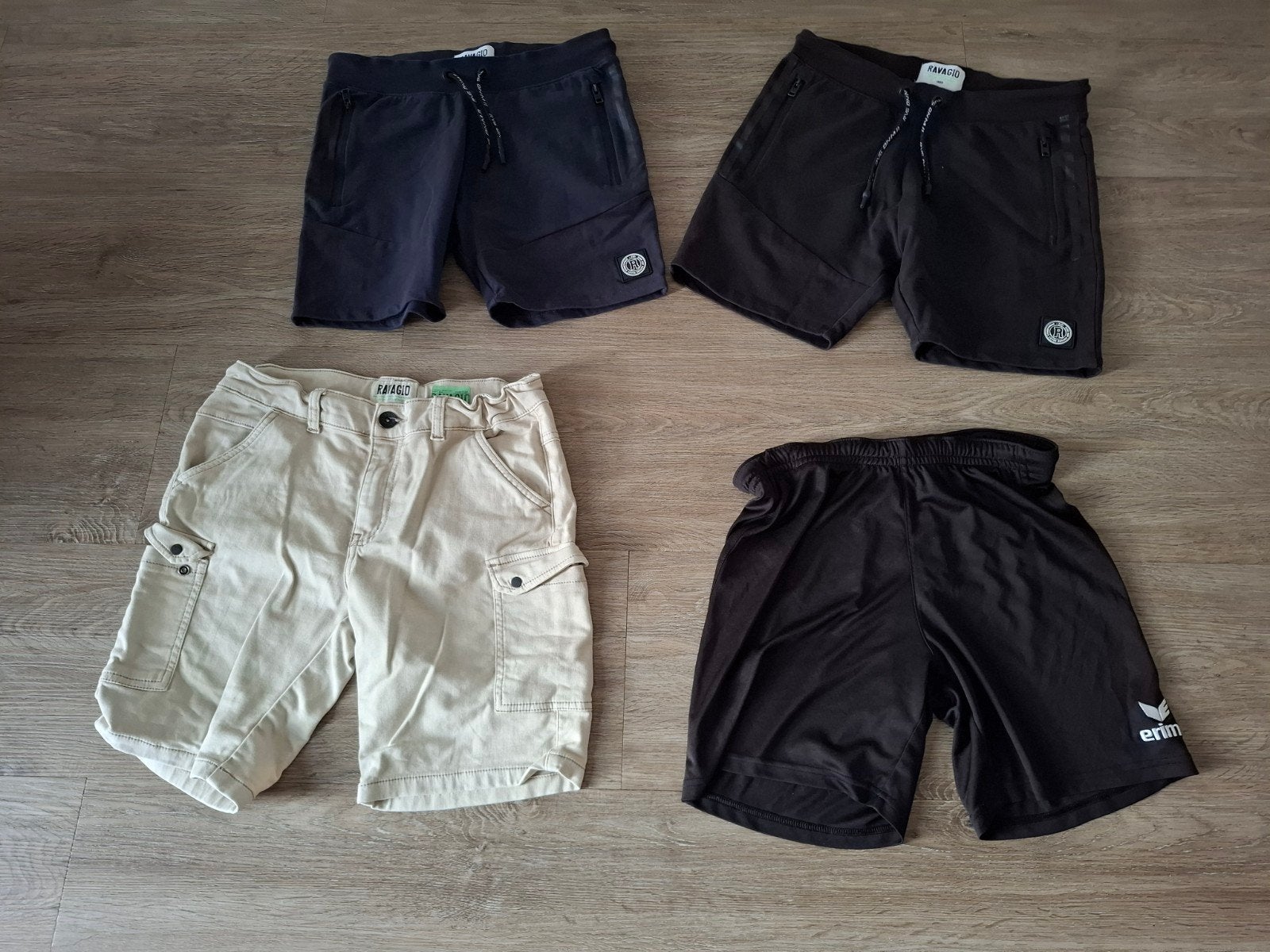 4 korte broeken maat 164/170, Gebruikt, Ophalen of Verzenden, Setje, Jongen