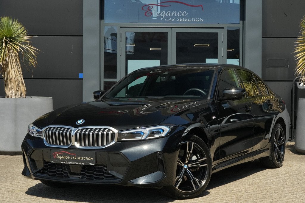 BMW 3-serie 330e M Sport High Executive 292pk Navigatie/HUD/, Automaat, 1998 cc, Achterwielaandrijving, Gebruikt