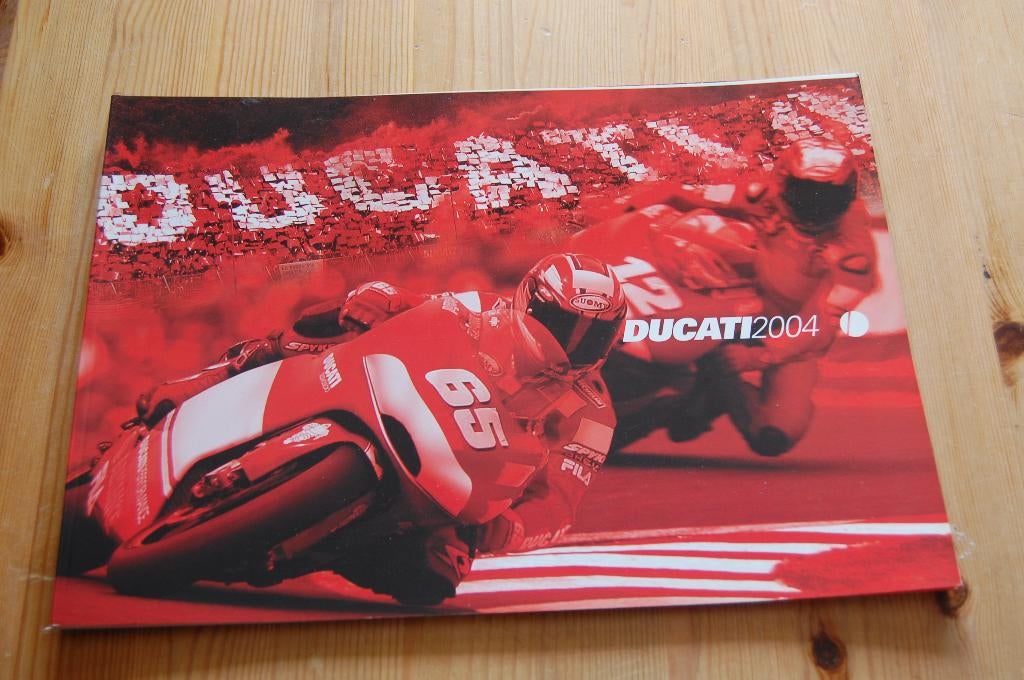 Ducati modellen 2004.  100 blz. Ducati, Motoren, Ophalen of Verzenden, Ducati