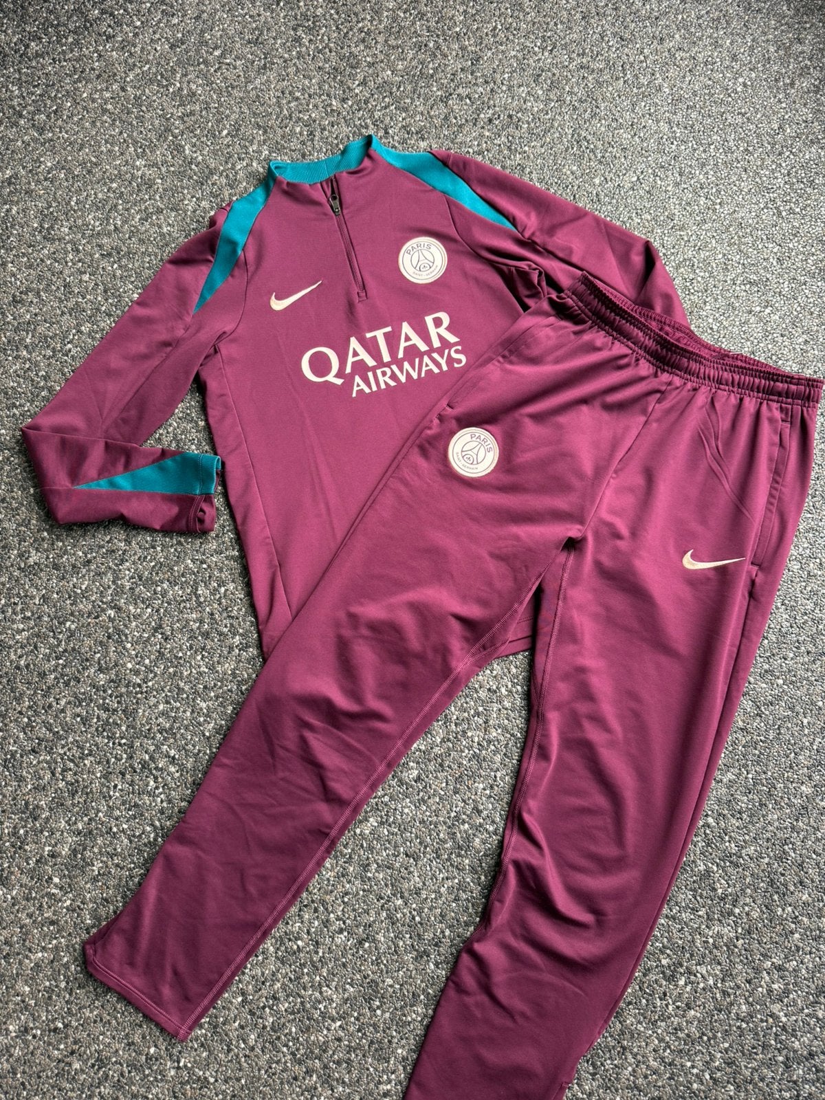 Trainingspak Saint-Germain PARIS maat L/147-158, Ophalen, Zo goed als nieuw, Jongen, Setje
