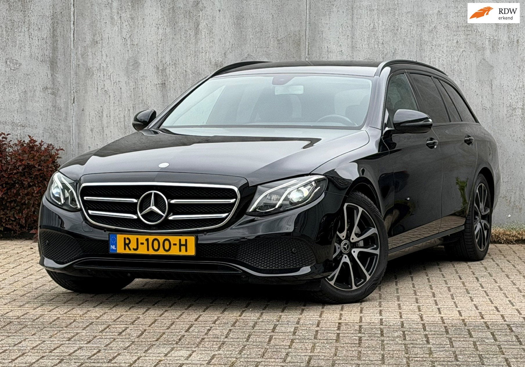Mercedes-Benz E-klasse Estate 220d AMG-Line inter. Burmester, Achterwielaandrijving, Gebruikt, Leder en Stof, Diesel