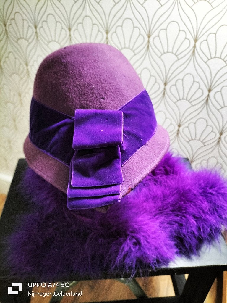 Hoed purpel met stola, Maat 38/40 (M), Overige typen, Overige kleuren, Ophalen of Verzenden