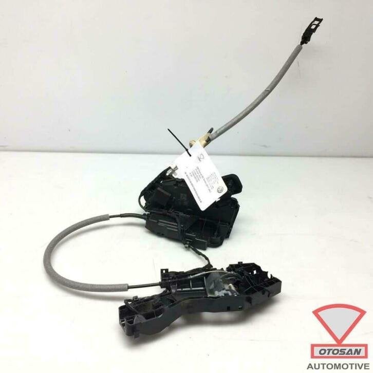 vw passat b8 2017 vag portier slot links achter 5ta839015d, Gebruikt, Volkswagen, Volkswagen AG, Achter
