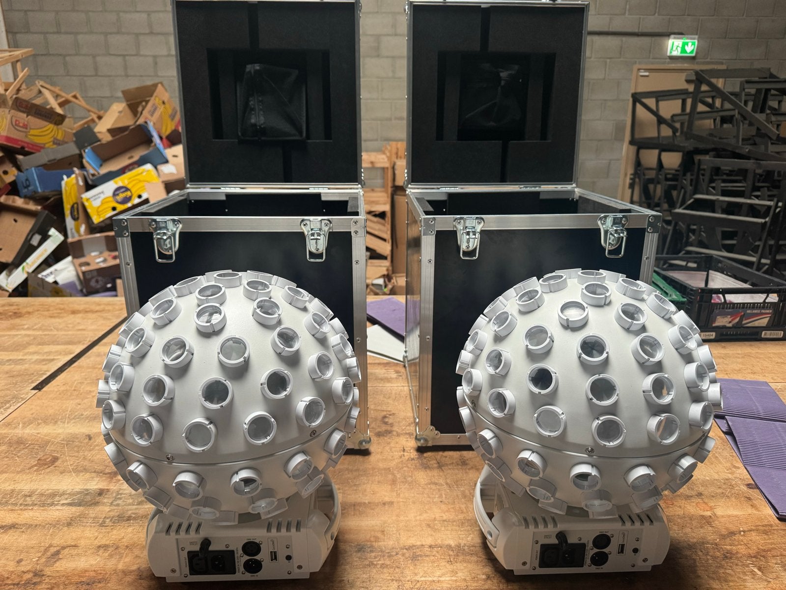 2x wit Eurolite LED B40 HCL Beam Effect MK2 met Flightcase, Muziek en Instrumenten, Licht en Laser, Ophalen, ., Nieuw, .