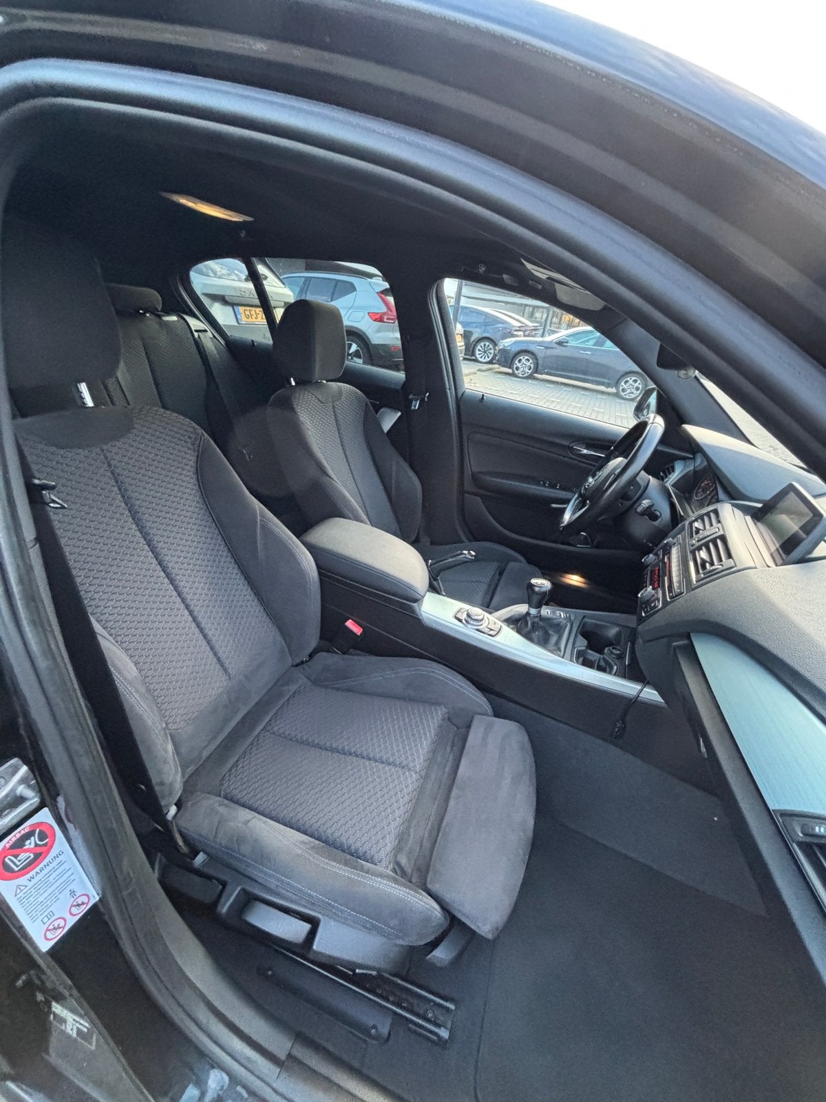 Foto 6 van BMW 1-Serie 116I 100KW 5DR 2014 Zwart