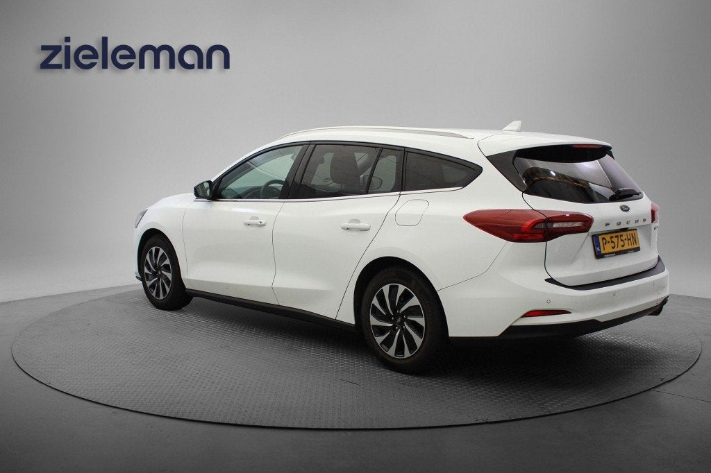Ford Focus Wagon 1.0 EcoBoost Hybrid Titanium X Automaat - D, Lichtsensor, Gebruikt, Met garantie (alle), Wit