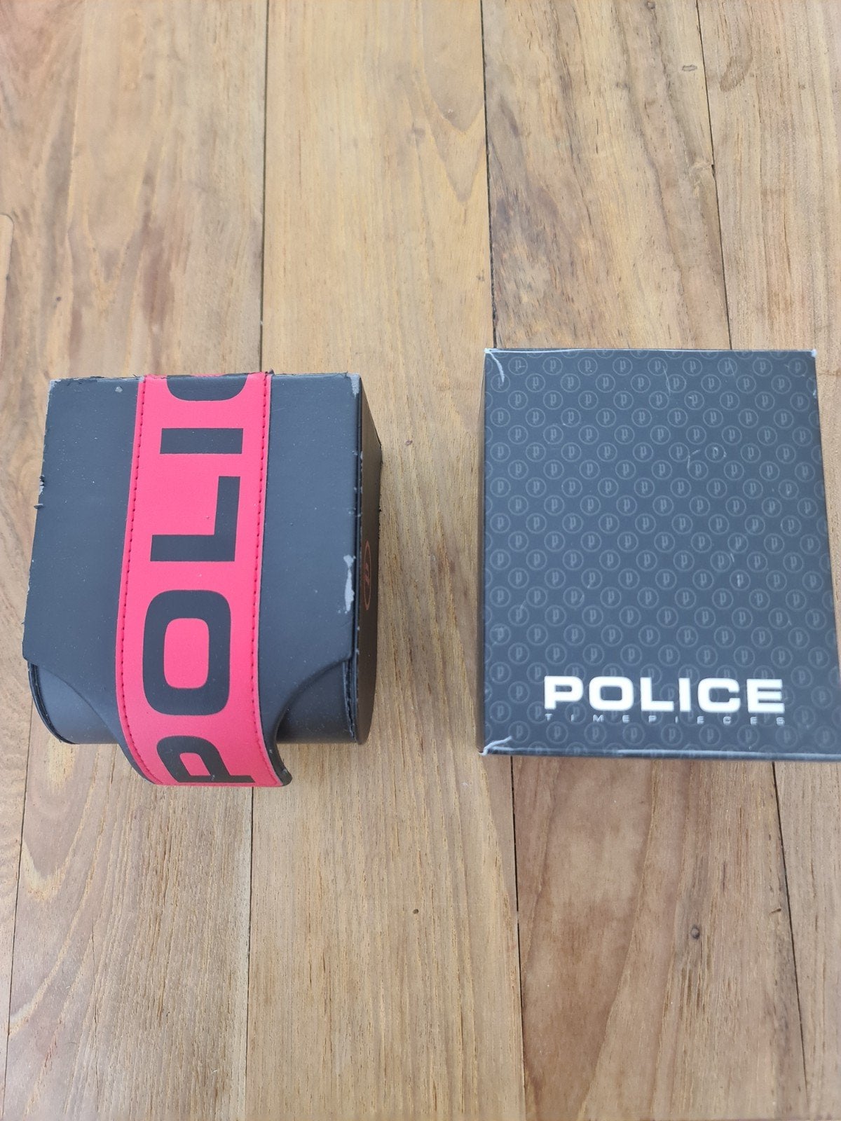 Police horlogebox met kussen - Zwart/Rood, Ophalen of Verzenden, Gebruikt