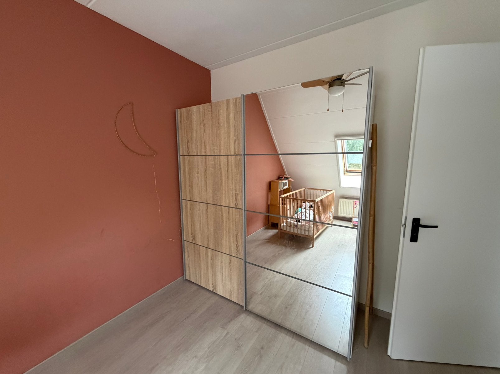 Leenbakker Verona - kledingkast met spiegel en schuifdeuren, Huis en Inrichting, Kasten | Kledingkasten, Ophalen, Gebruikt, Glas