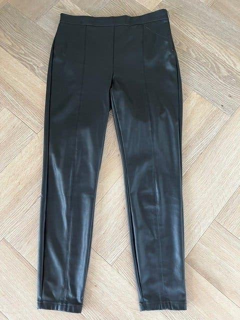 zwarte imitatie leren broek maat 40, Kleding | Dames, Maat 38/40 (M), Zwart, Ophalen of Verzenden, Zo goed als nieuw