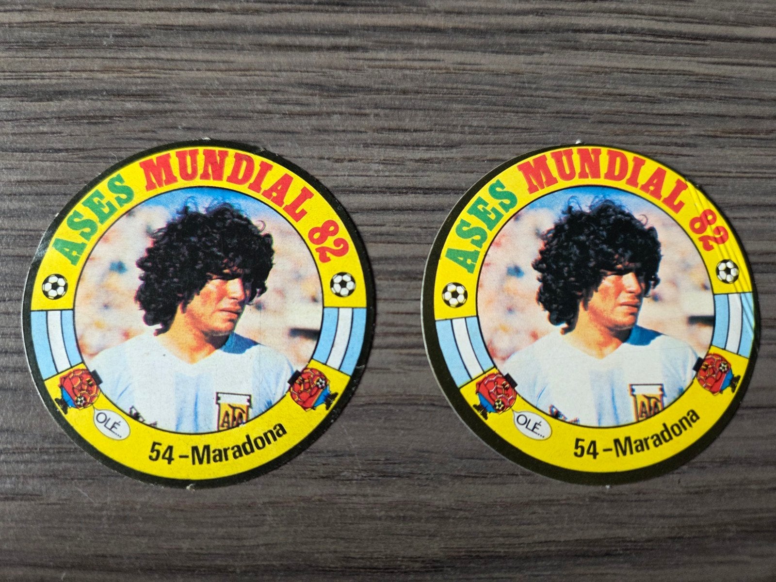 2x Diego Maradona World Cup 1982, Ophalen of Verzenden, Gebruikt, Buitenlandse clubs, Poster, Plaatje of Sticker