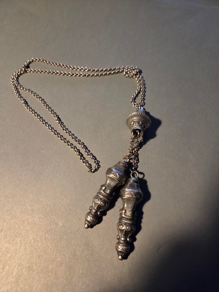 oude jasseron ketting met breidoppen, Verzenden, Zo goed als nieuw, Zilver, Overige materialen
