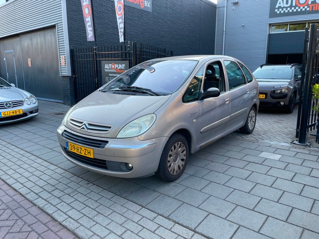 Citroen Xsara Picasso 1.8i-16V Attraction Airco NAP APK, Auto's, Citroën, 4 cilinders, 1749 cc, 116 pk, Beige