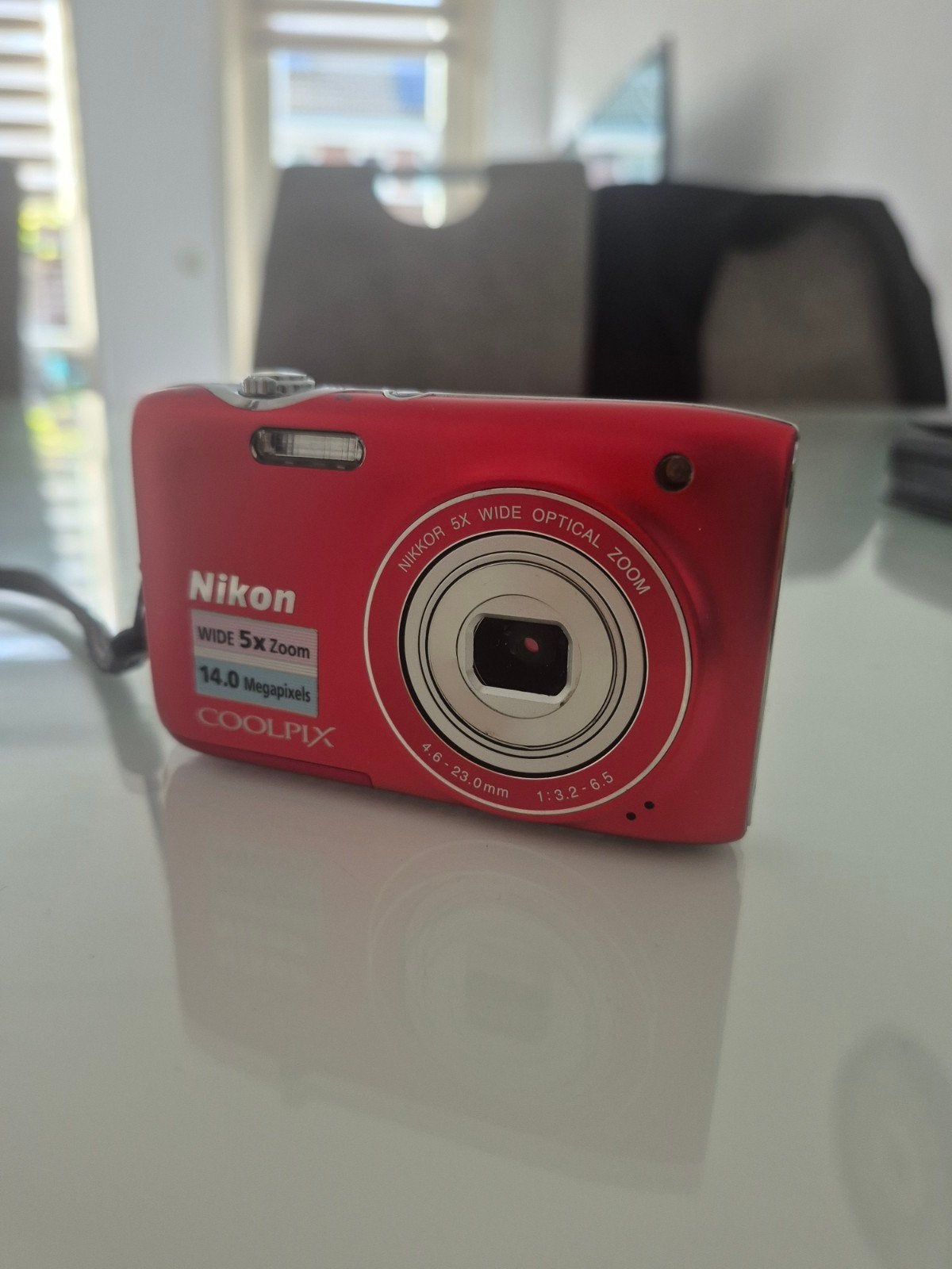 Nikon Coolpix S3100 Rood - Compactcamera met klein vlekje, Gebruikt, Compact, Ophalen of Verzenden, 4 t/m 7 keer