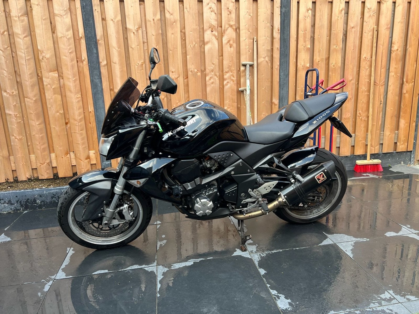 Kawasaki Z1000 Inclusief helm, kettingslot en 2 sleutels, Sportuitlaat, 4 cilinders, Motorrijbewijs A, Gebruikt
