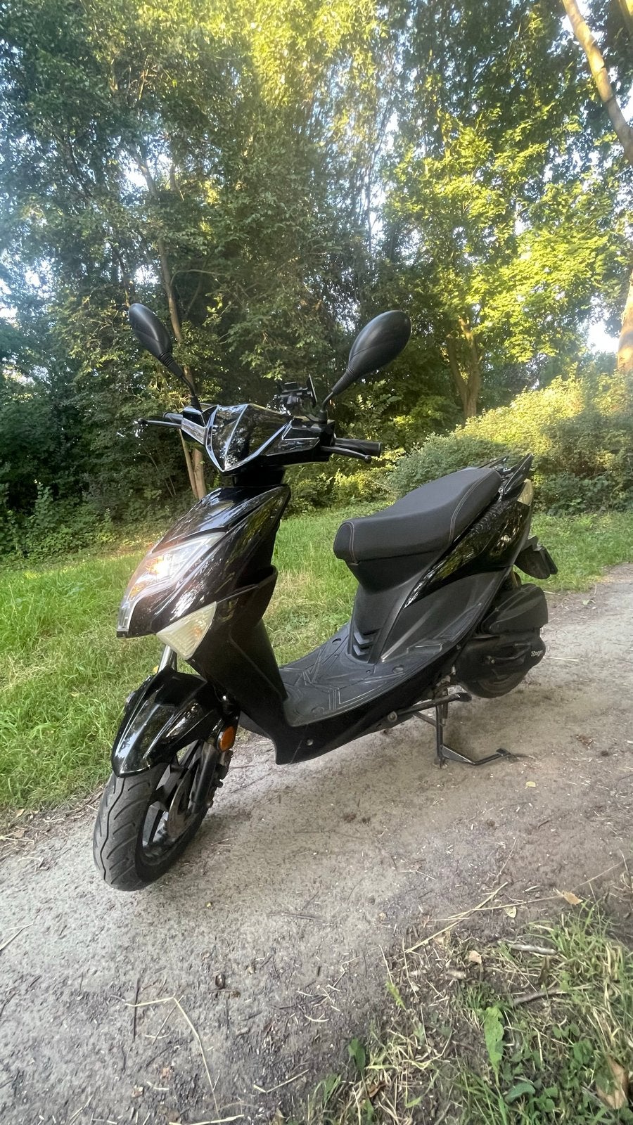 Zwarte Scooter - Ideaal voor woon-werkverkeer AGM, Ophalen, Gebruikt, Maximaal 45 km/u, Benzine