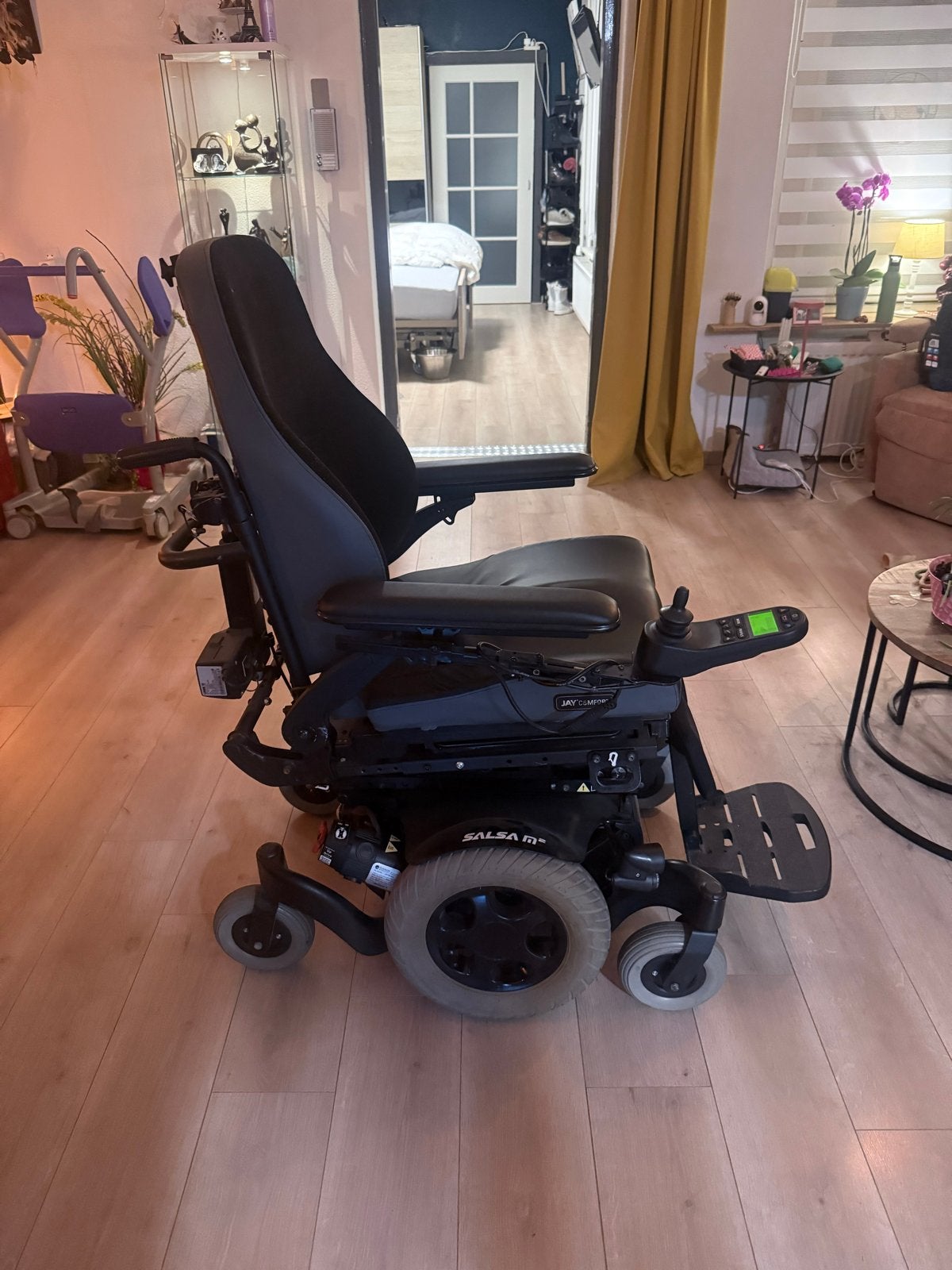 Elektrieche rolstoel quickie salsa m2, Ophalen