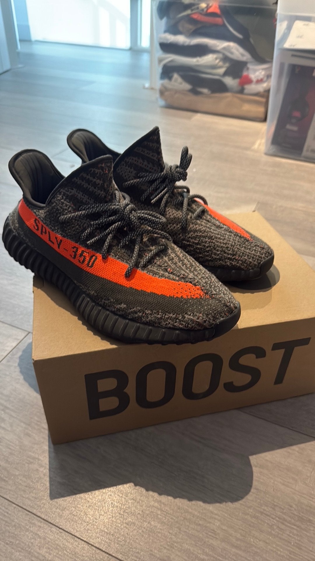 Yeezy 350 v2, Ophalen of Verzenden, Zo goed als nieuw, Zwart