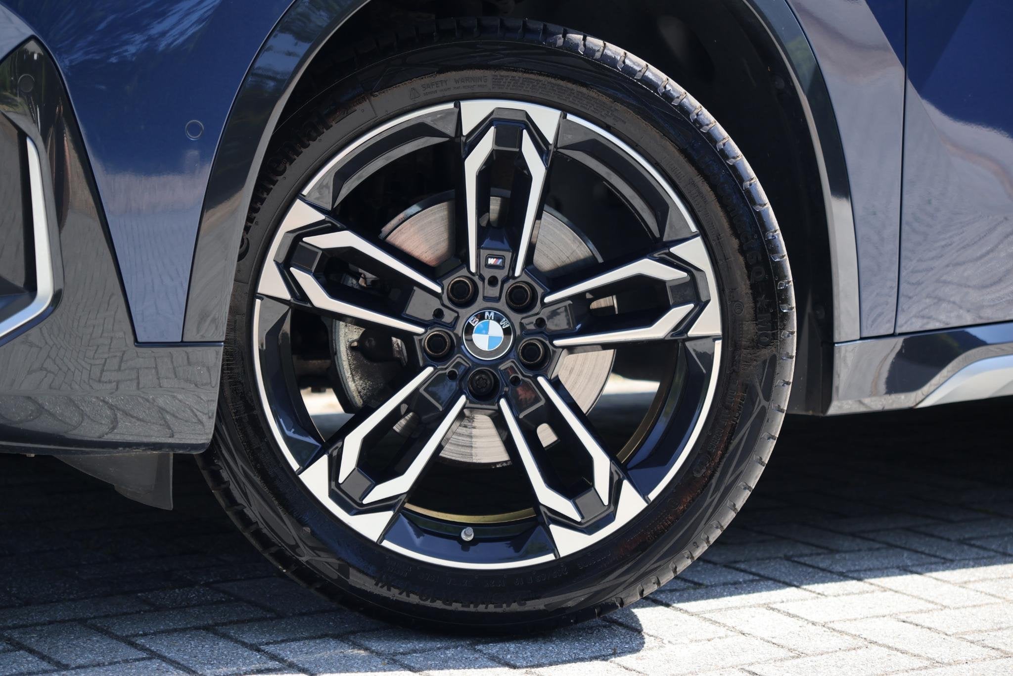 BMW X1 sDrive18i Elektrische trekhaak, Adaptieve LED, Stuurw, Gebruikt, Euro 6, Blauw, Bedrijf