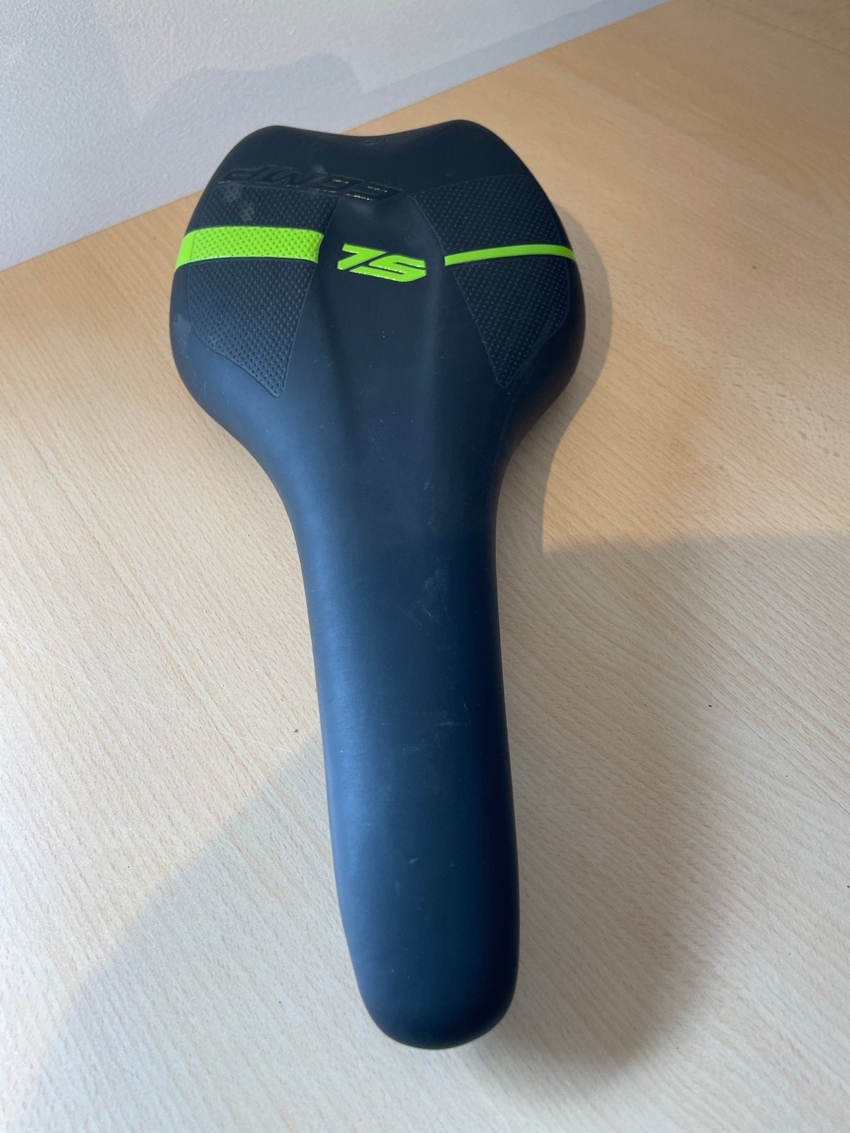 Merida fietszadel zwart/fluor geel/groen, Fietsen en Brommers, Fietsonderdelen, Ophalen of Verzenden, Gebruikt, Zadel