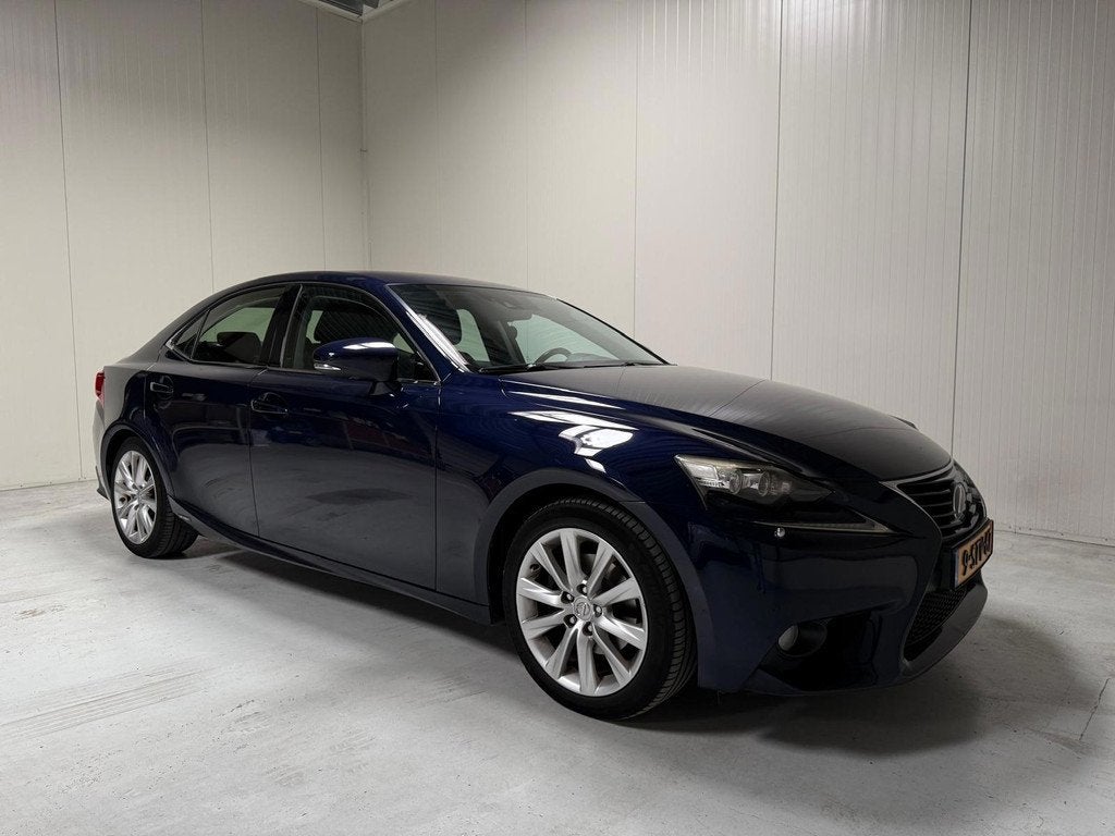 Lexus IS 300h Edition, Automaat, Euro 5, Achterwielaandrijving, 750 kg