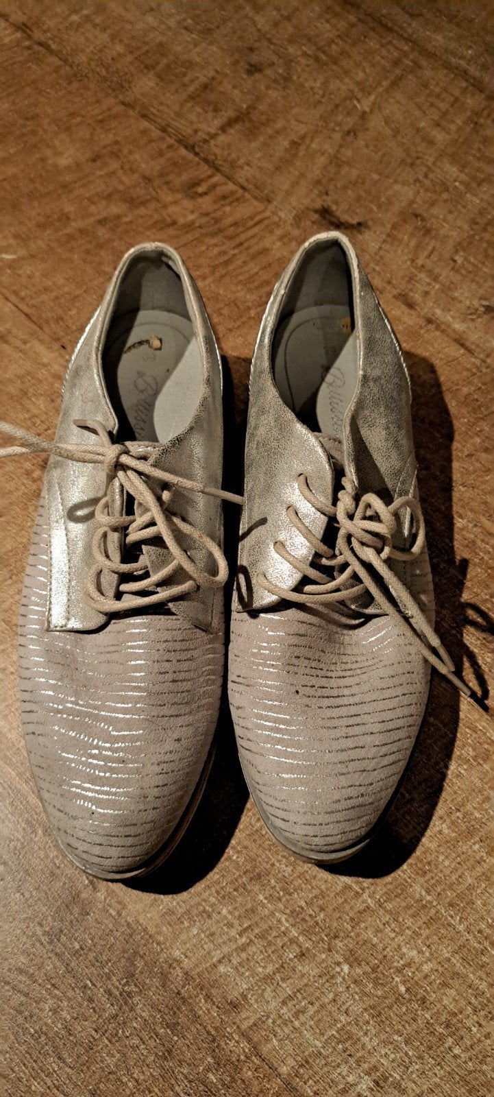 gratis gratis nette zilveren schoenen maat 39, Ophalen, Overige kleuren, Sneakers of Gympen