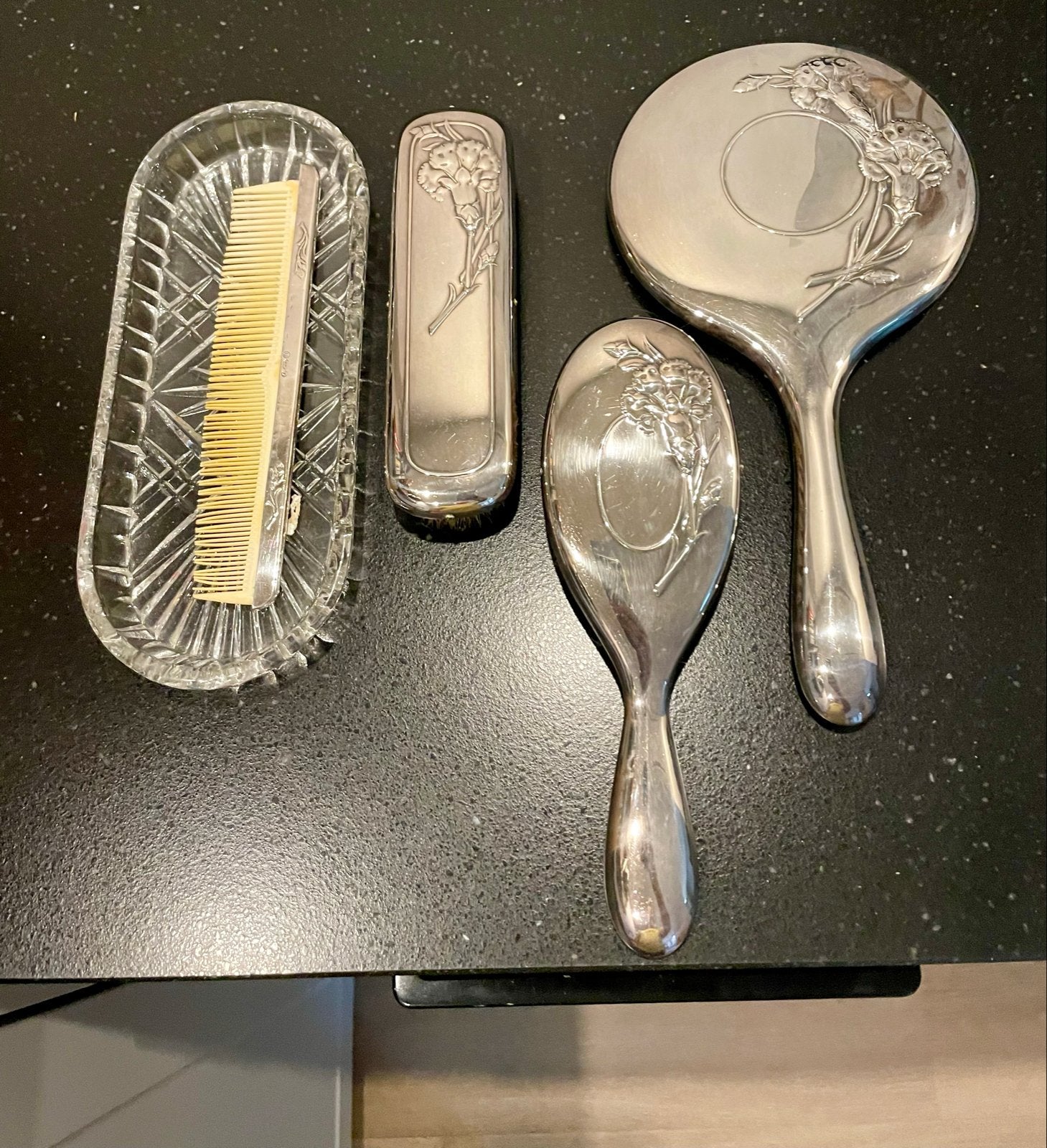 Verzilverde kaptafelset met anjers (Gero 90), Ophalen of Verzenden, Zilver