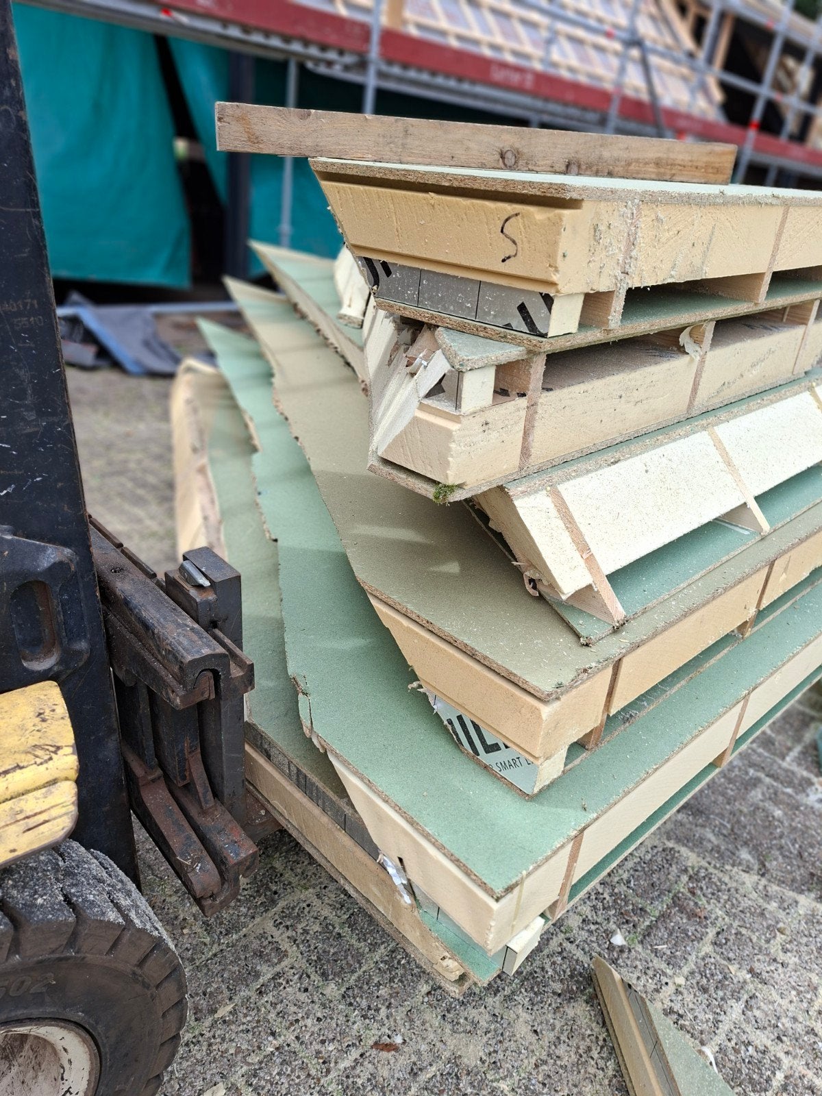 Geïsoleerde dakplaten, reststukken, Ophalen, Hardschuim (Pir), 15 m² of meer