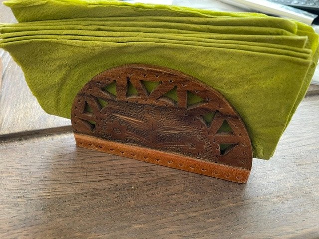 Servethouder + Opbergkistje Hout Snijwerk (2 stuks), Ophalen of Verzenden, Zo goed als nieuw, Teakhout, Minder dan 50 cm