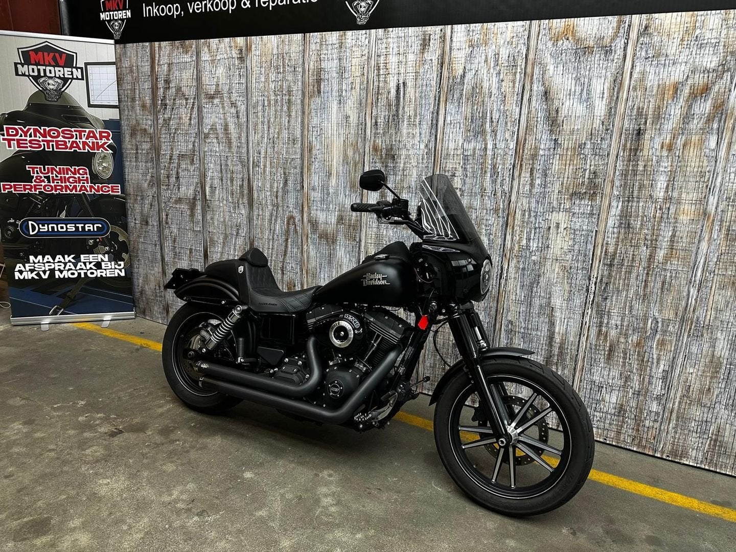 HARLEY-DAVIDSON STREET BOB LIMITED EDITION FXDBB (bj 2015), Motoren, Motoren | Harley-Davidson, 2 cilinders, 1690 cc, HARLEY-DAVIDSON