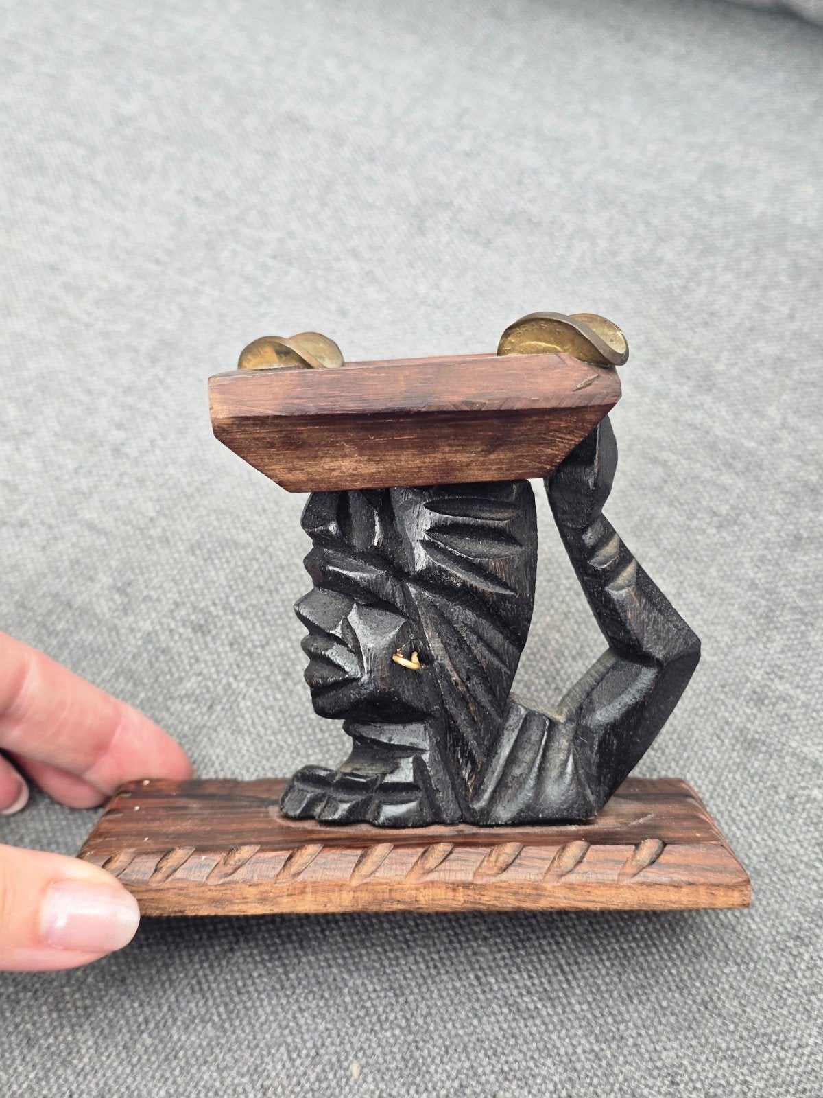 Vintage houten asbak met Afrikaans figuur, Ophalen