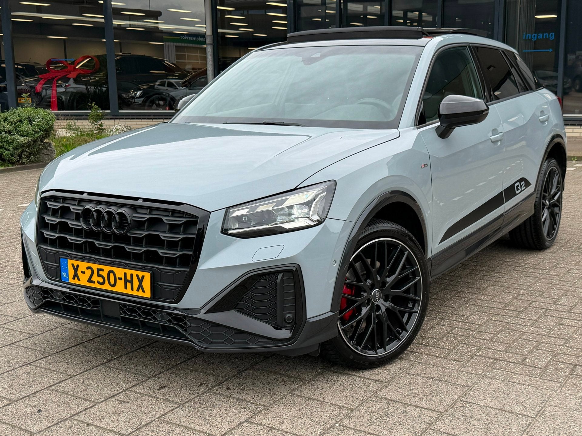 Audi Q2 35 TFSI S Edition l PANO l SFEERVERL. l ACC, 4 cilinders, 150 pk, Leder, Bedrijf