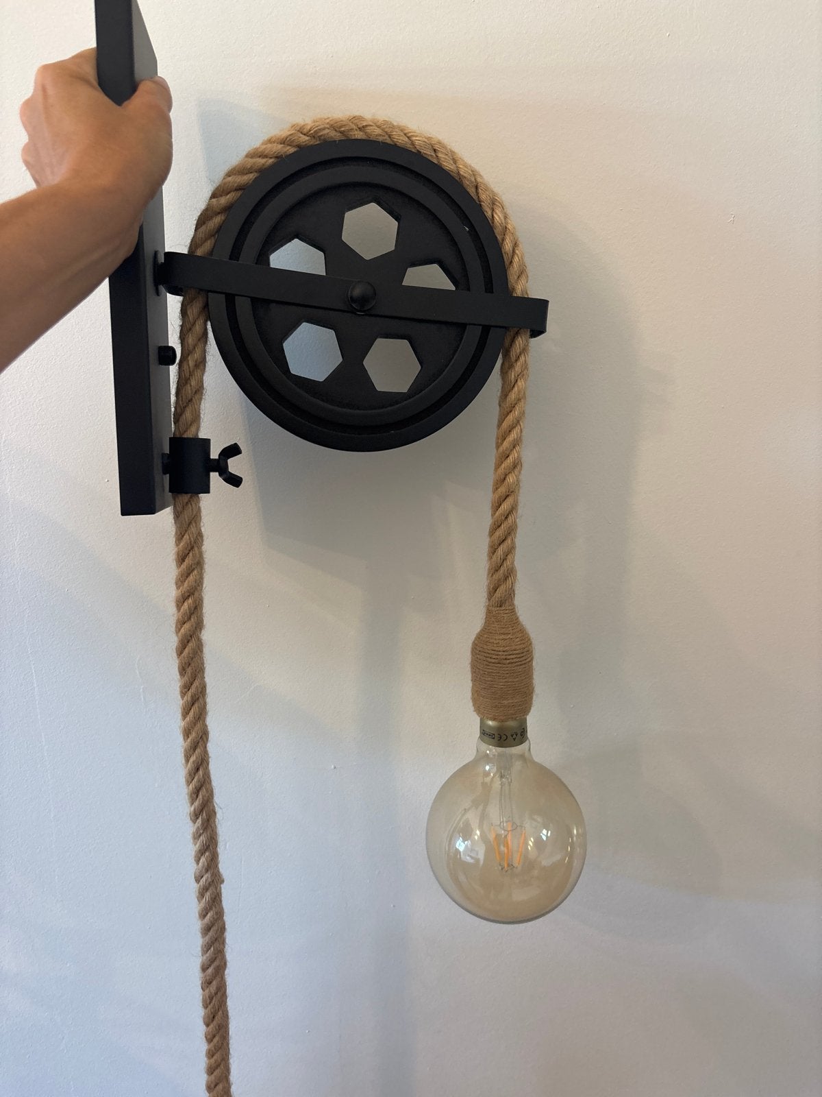 Industriële wandlamp met touw en katrol, Ophalen, Met snoer/stekker, Zwart, E27 (groot)