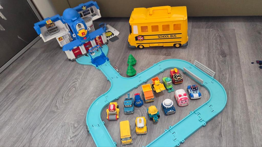 Robocar Poli speelset met schoolbus en voertuigen, Ophalen, Gebruikt