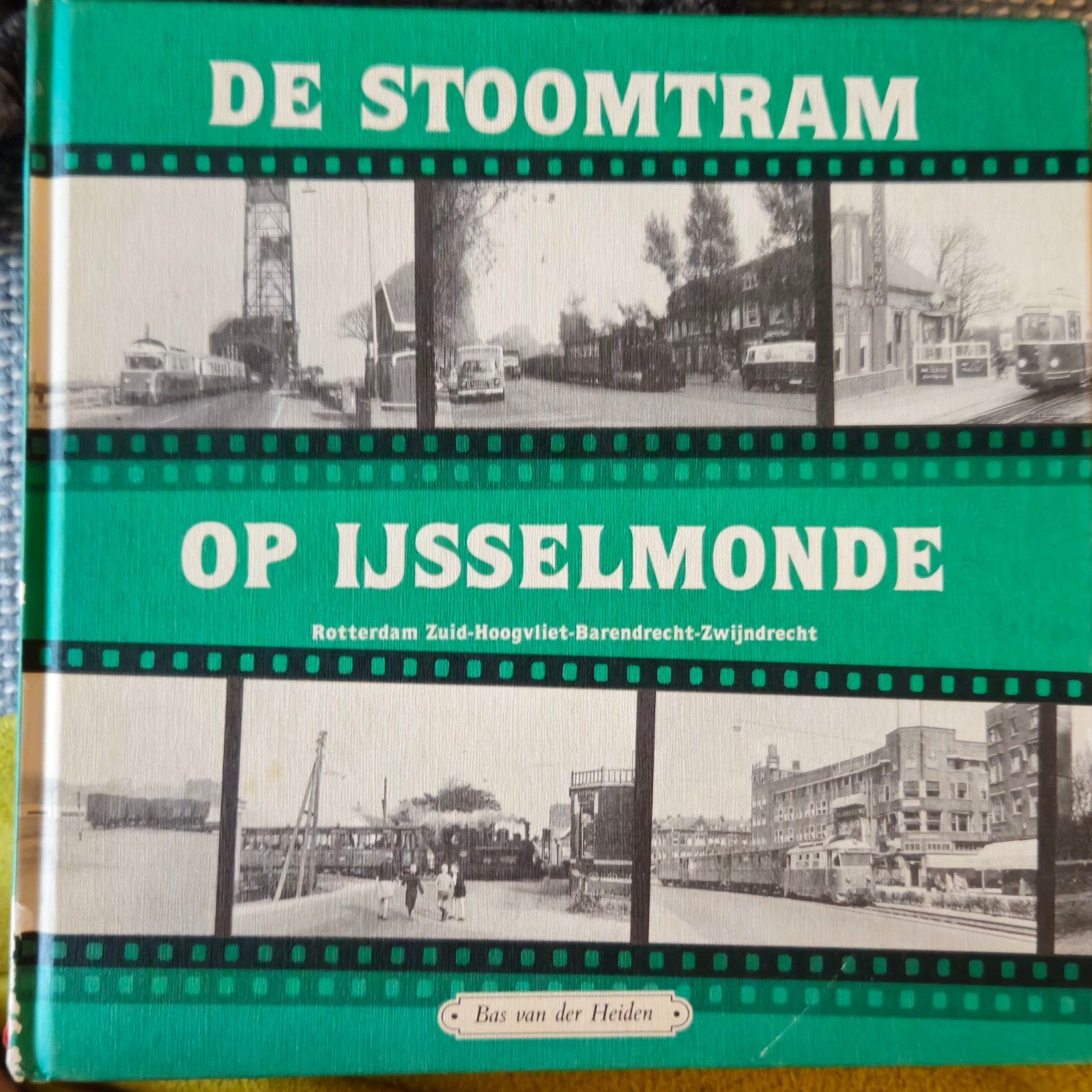 Boekje met vele foto's . De Stoomtram op ijsselmonde. 84 blz, Ophalen of Verzenden, 20e eeuw of later, Gelezen, B. van der Heiden